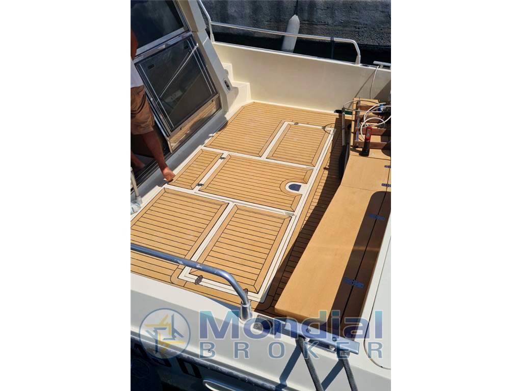 Ferretti 39