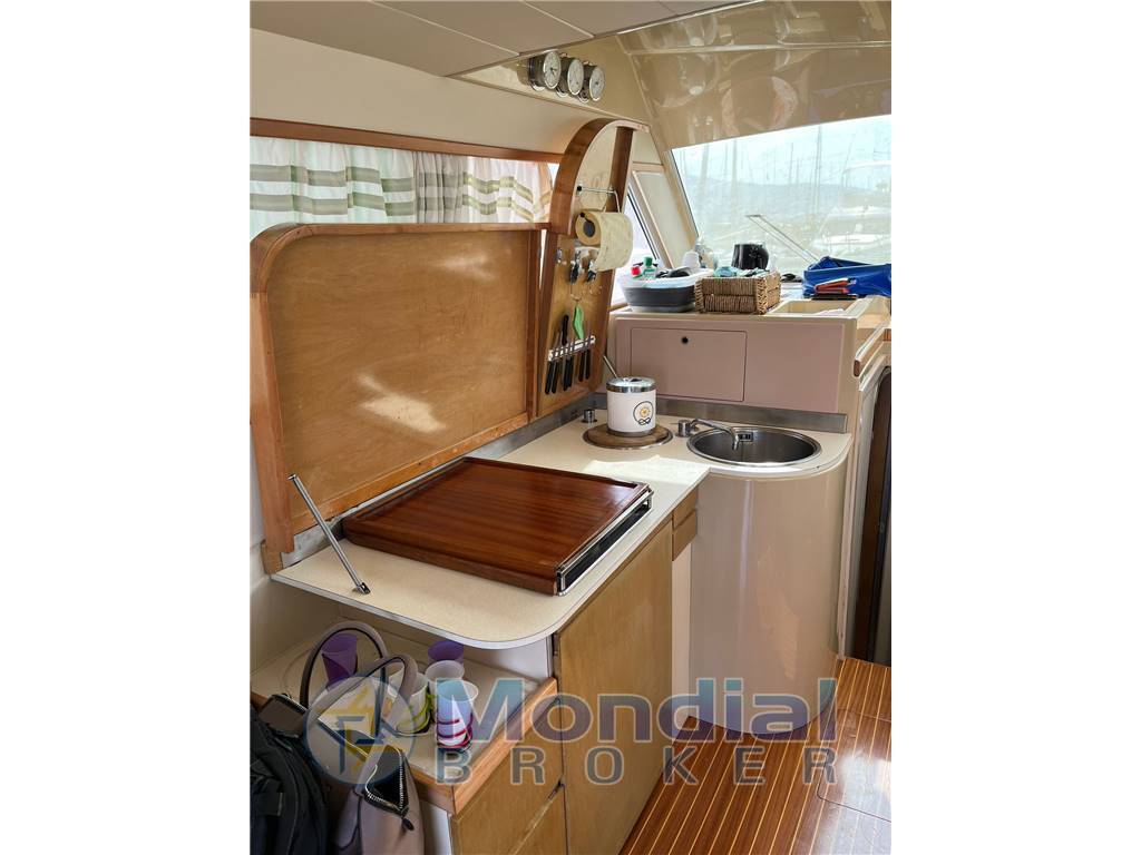 Ferretti 39