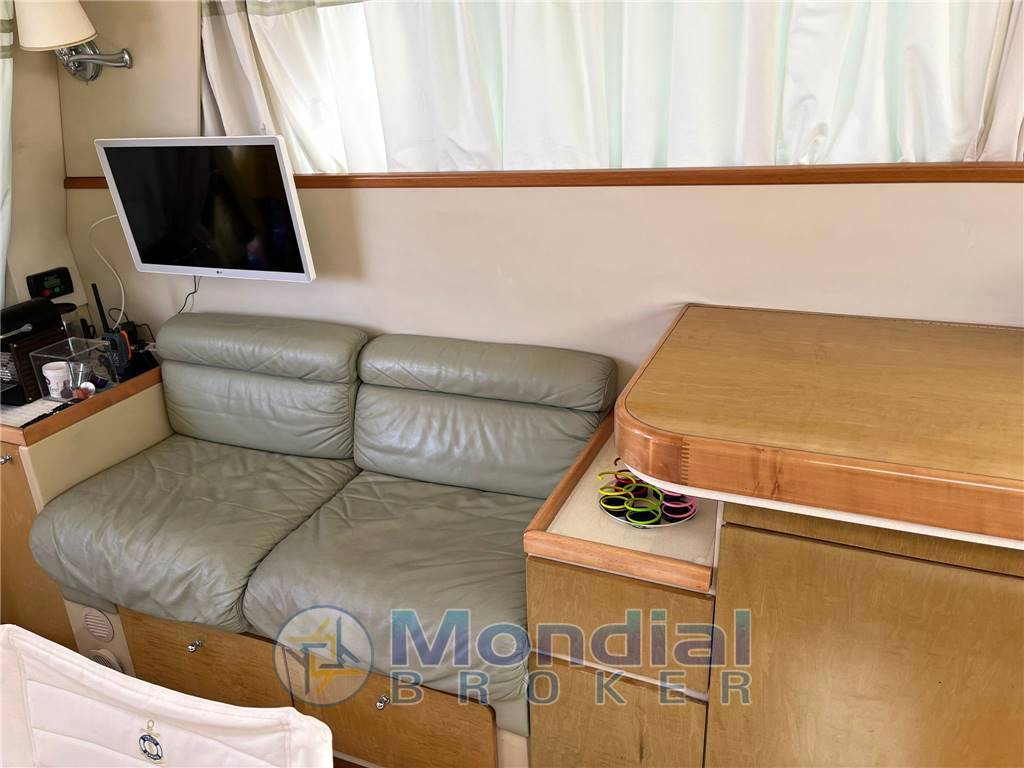 Ferretti 39