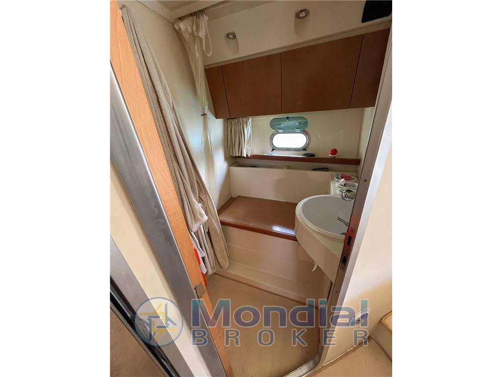 Ferretti 39