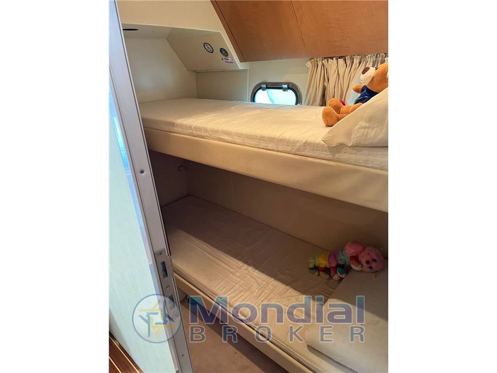 Ferretti 39