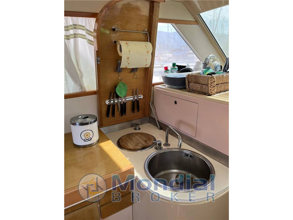 Ferretti 39