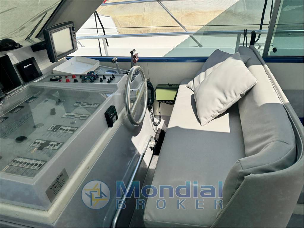 Ferretti 39