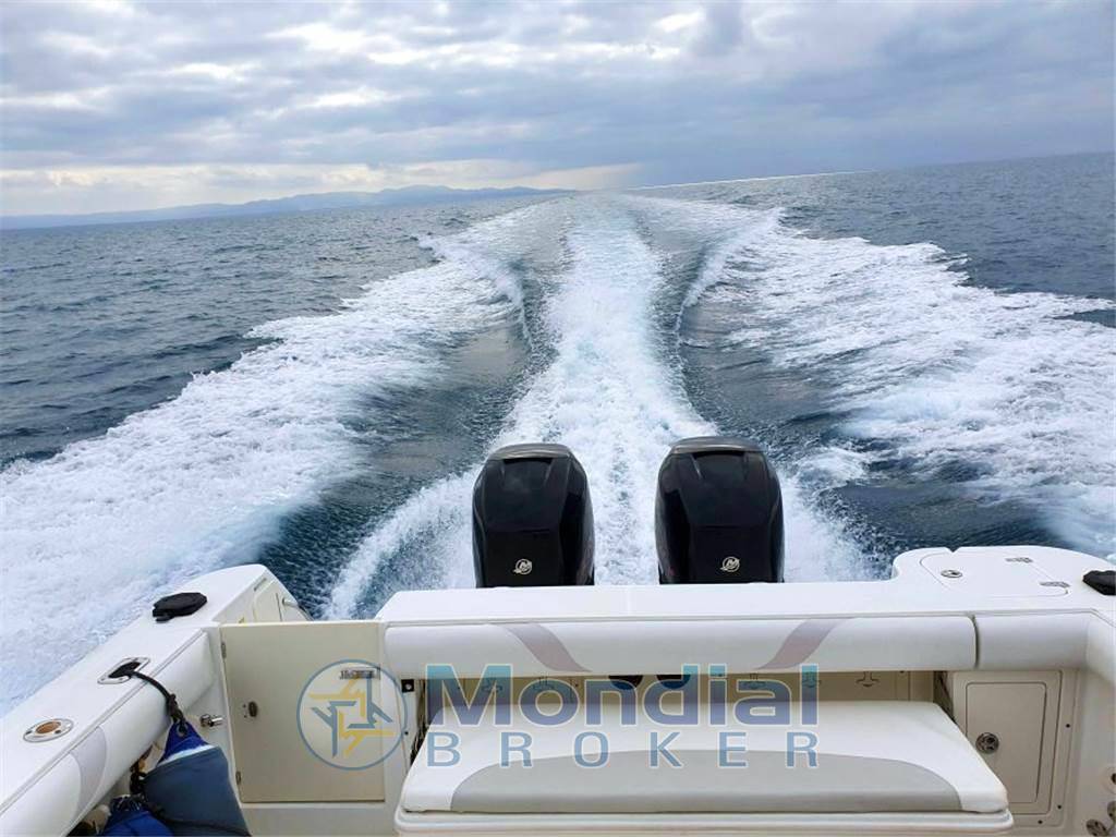 Boston whaler 305 conquest