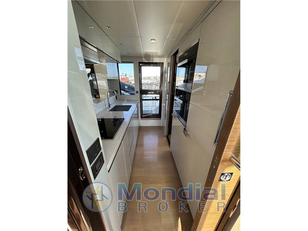 Absolute Navetta 73