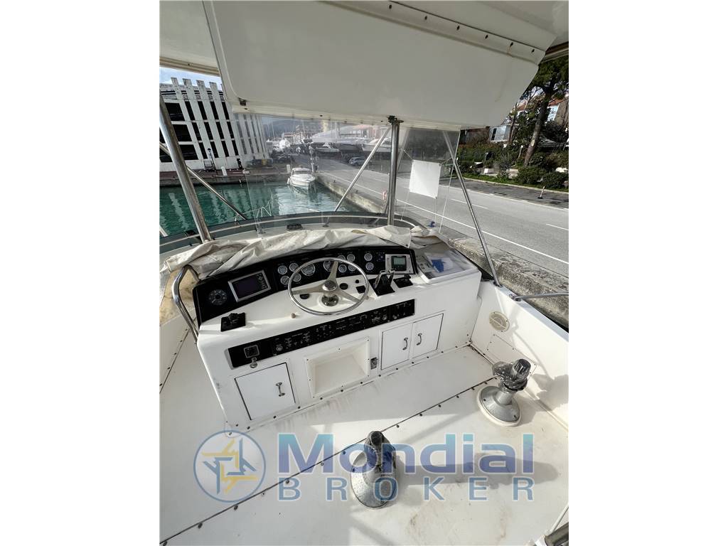 Hatteras 38'