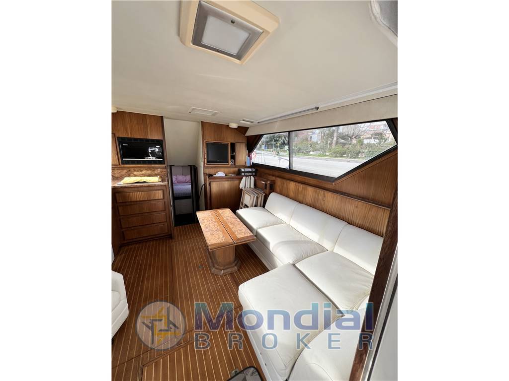 Hatteras 38'