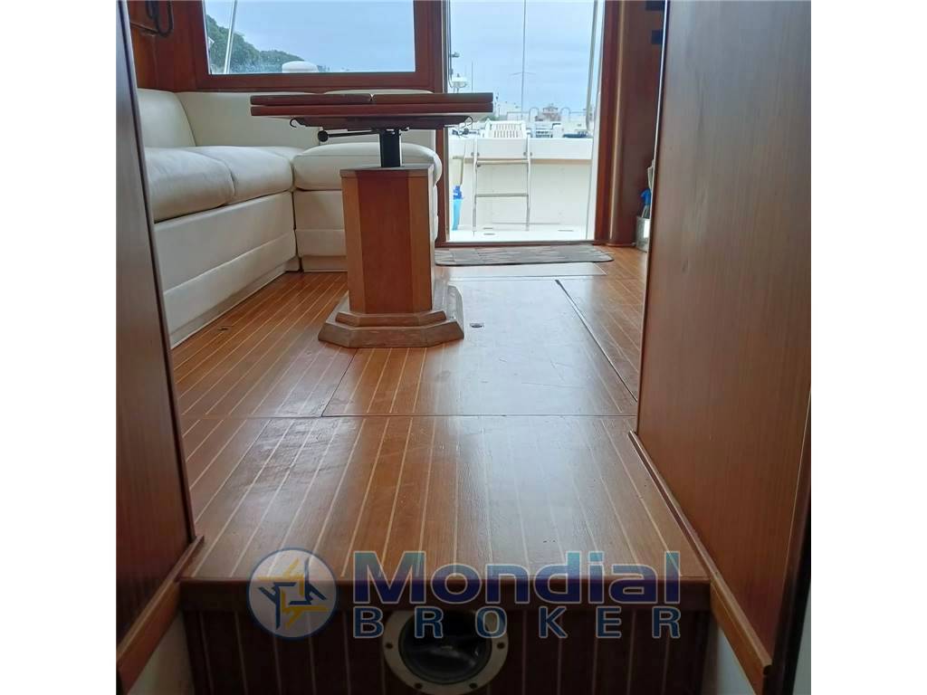Hatteras 38'