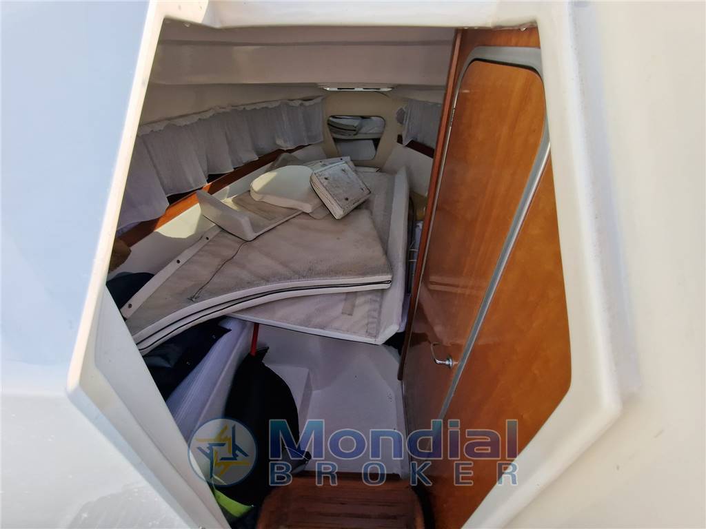 Mimi 24 cabin
