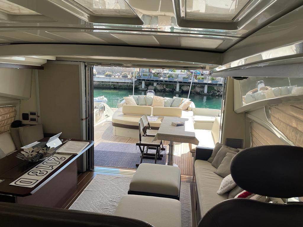 Azimut 68s