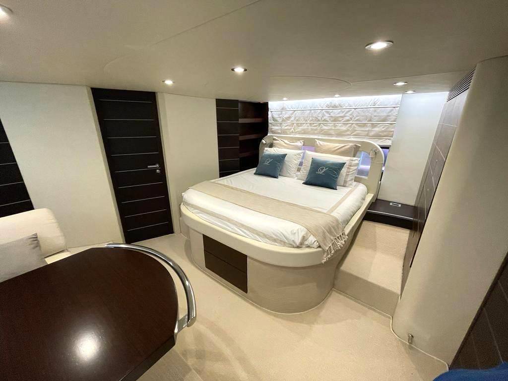 Azimut 68s