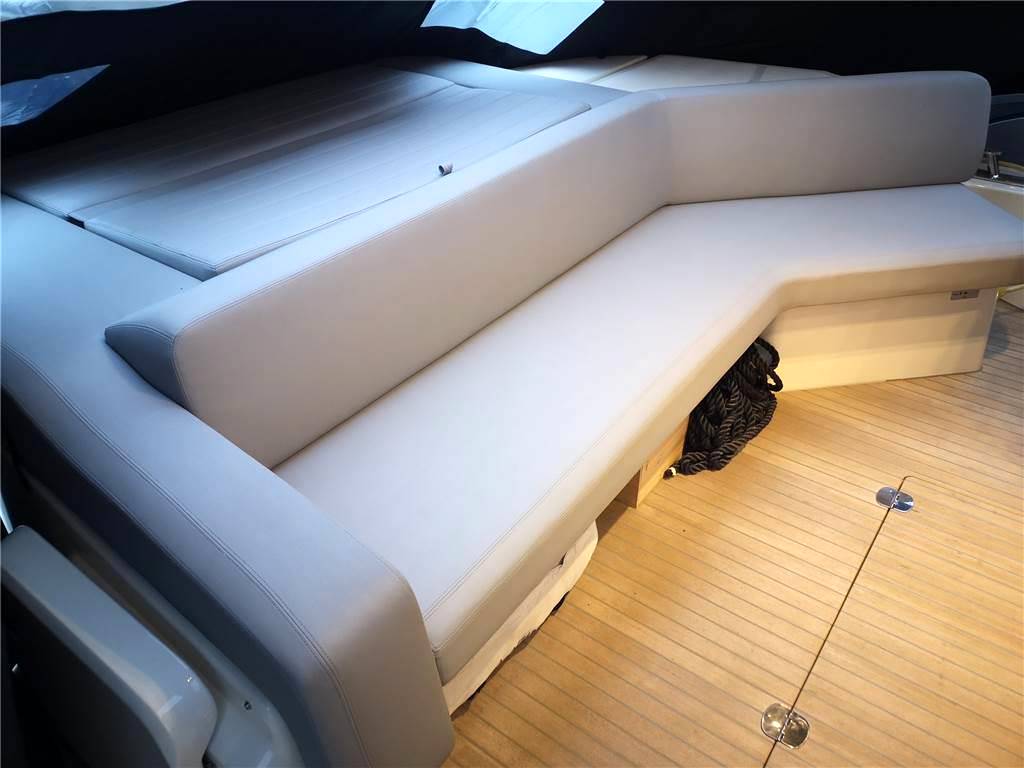 Cranchi E 52s