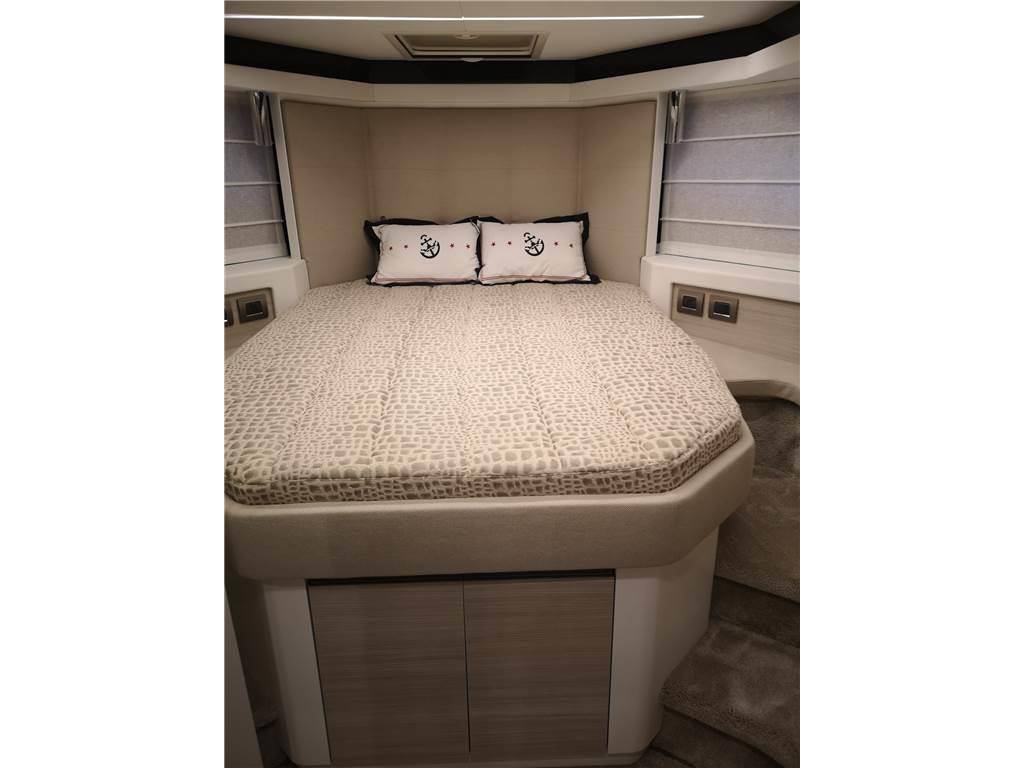 Cranchi E 52s