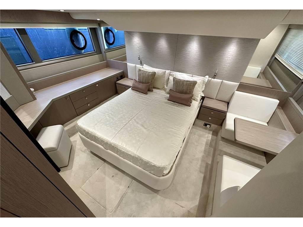 Sunseeker Manhattan 52