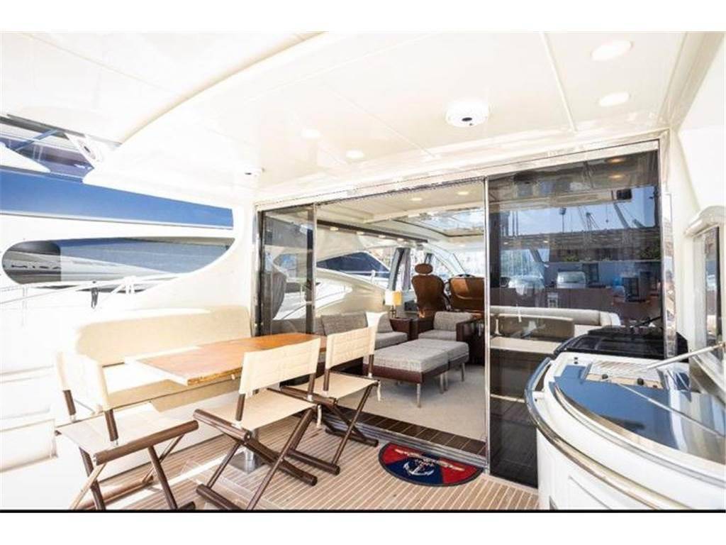 Azimut 68s
