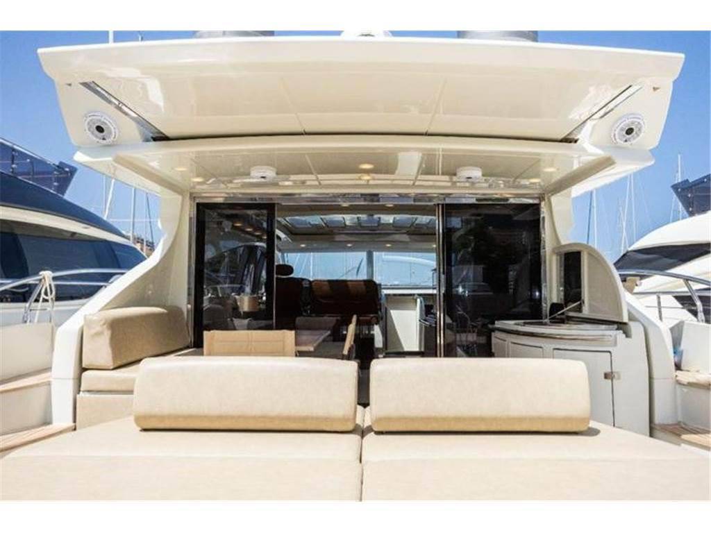 Azimut 68s
