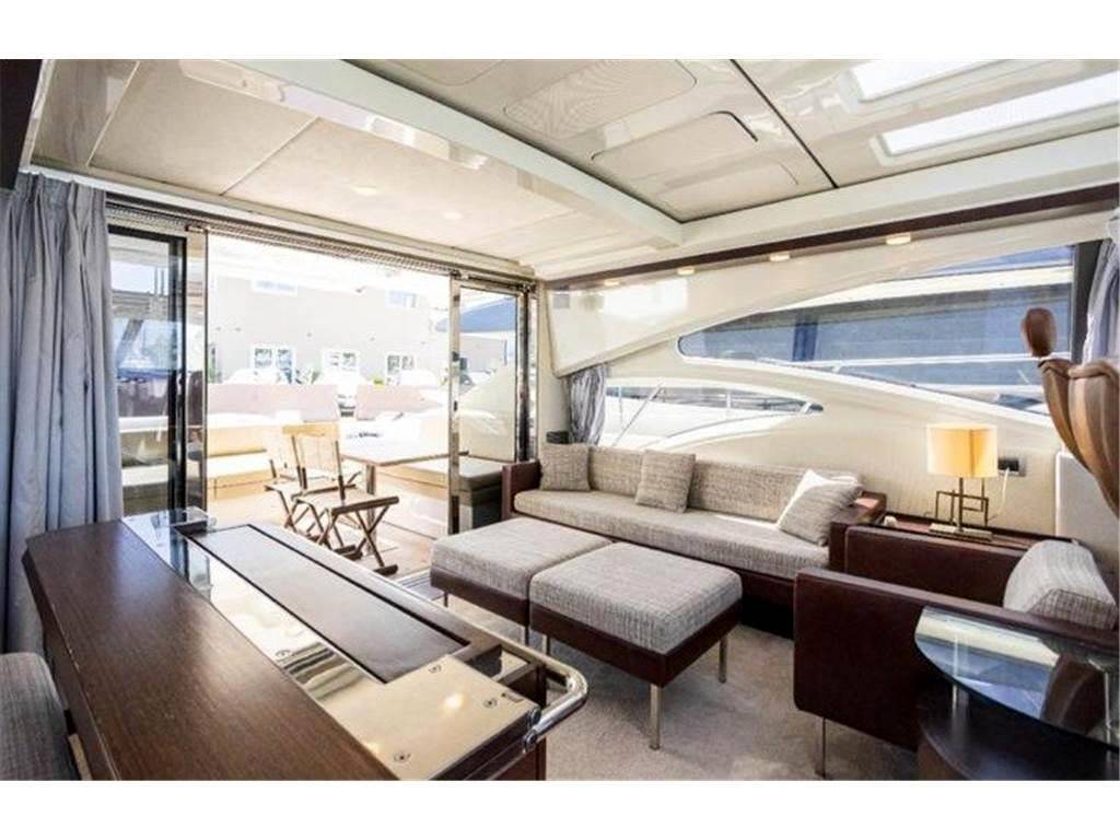 Azimut 68s