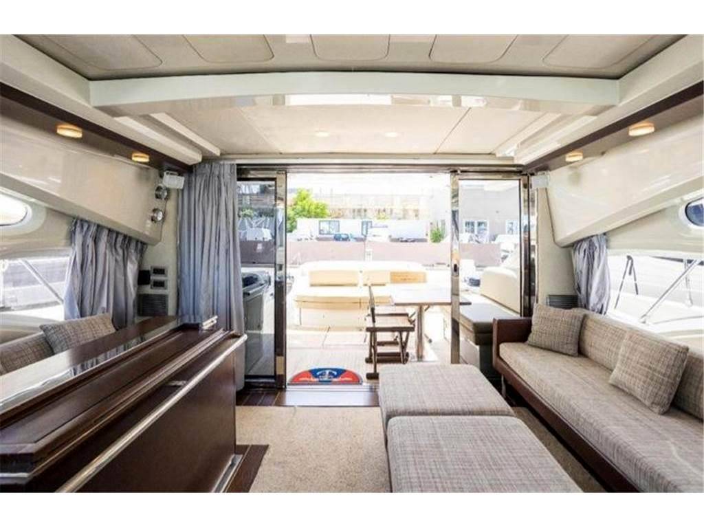 Azimut 68s