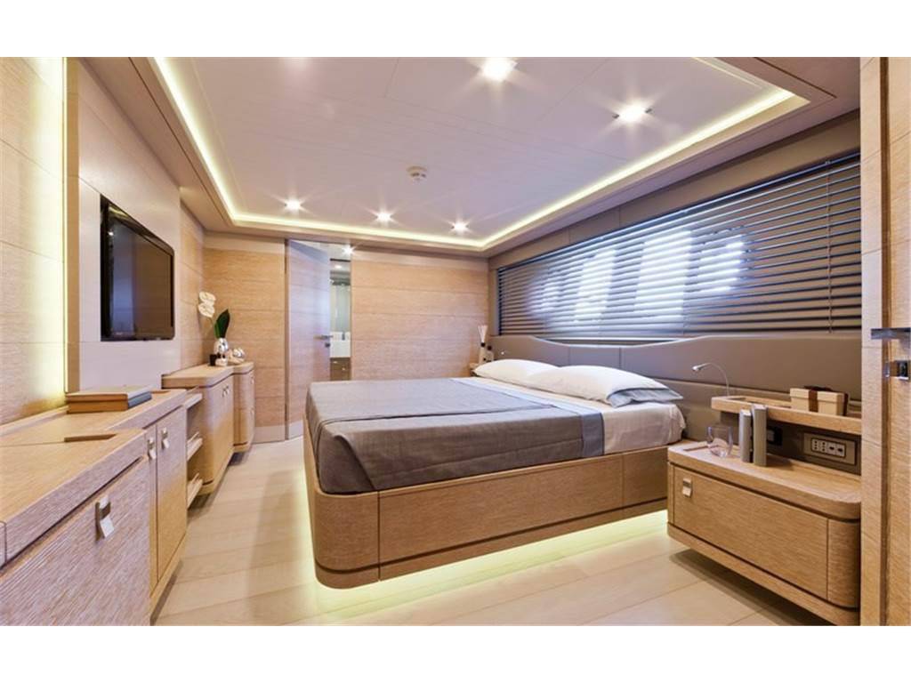 Custom line Navetta 33 crescendo