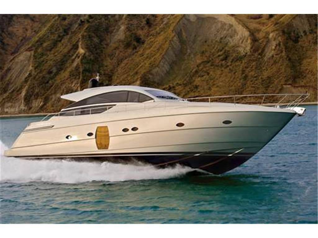 Pershing 64'