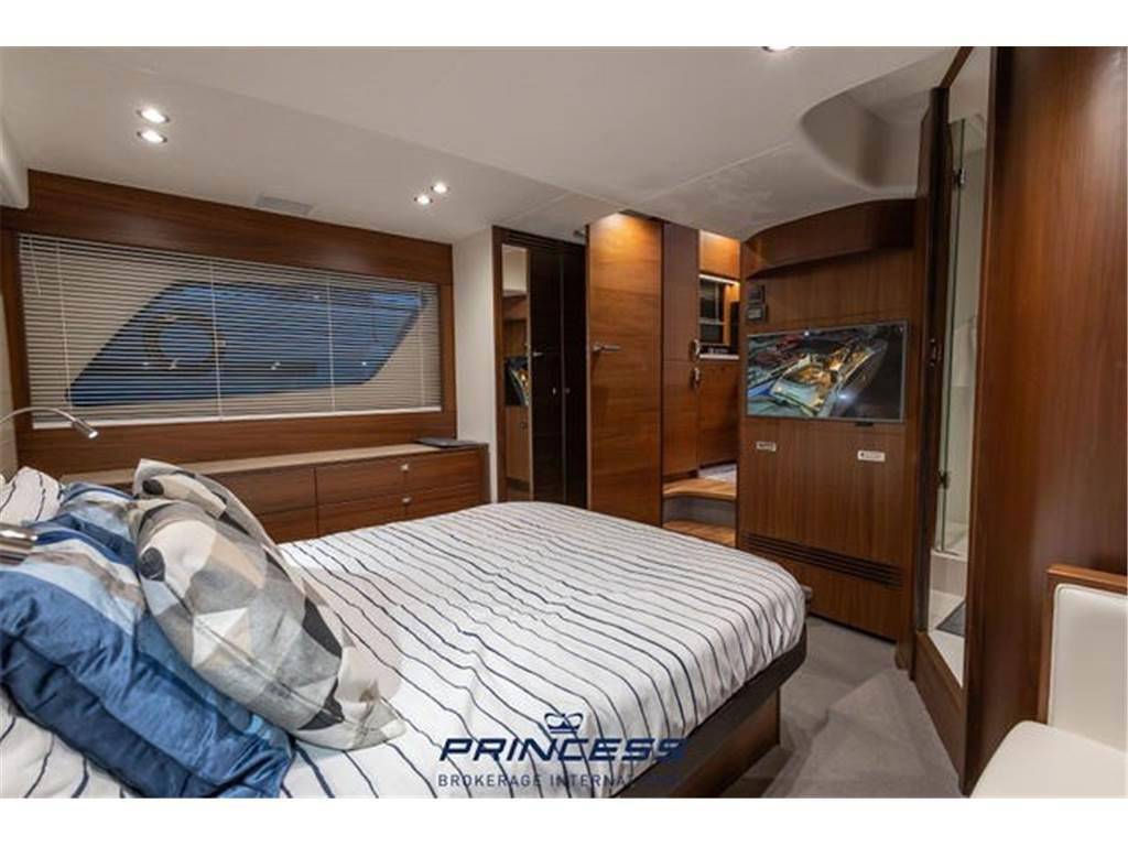 Princess yachts V 48