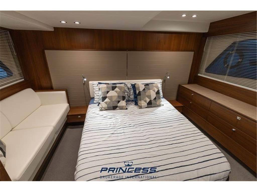 Princess yachts V 48