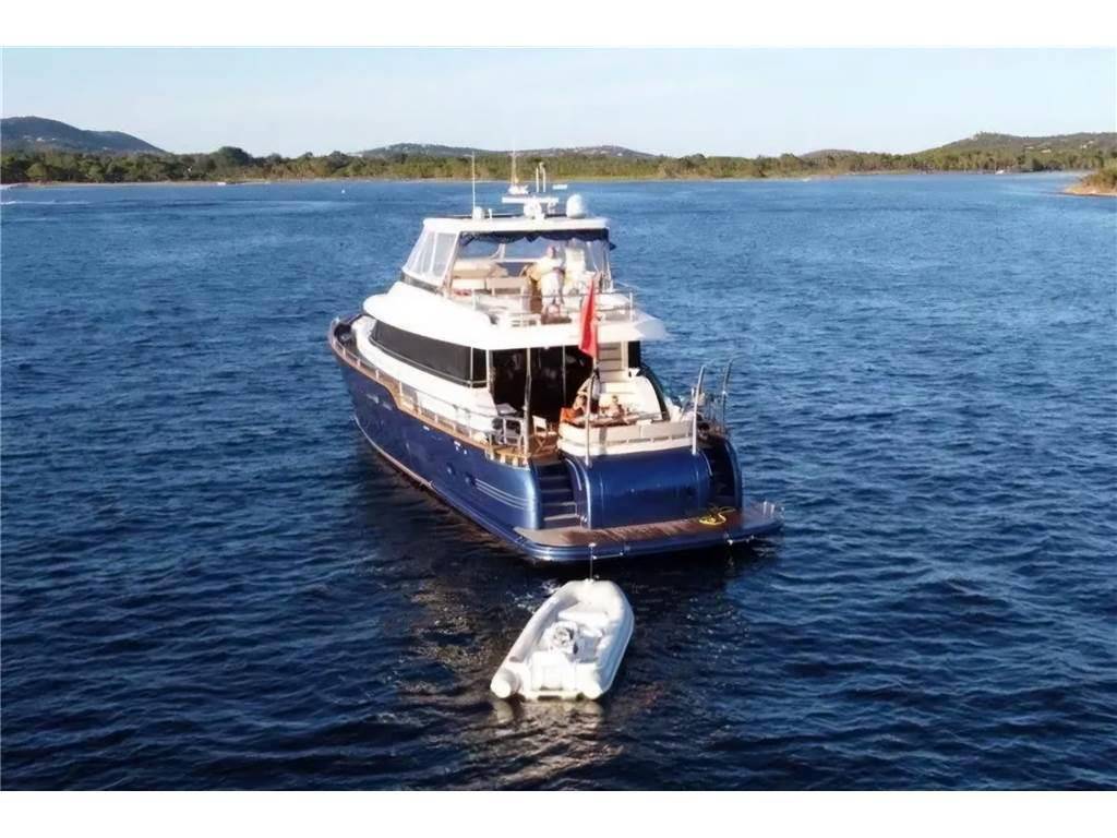 Azimut Magellano 74