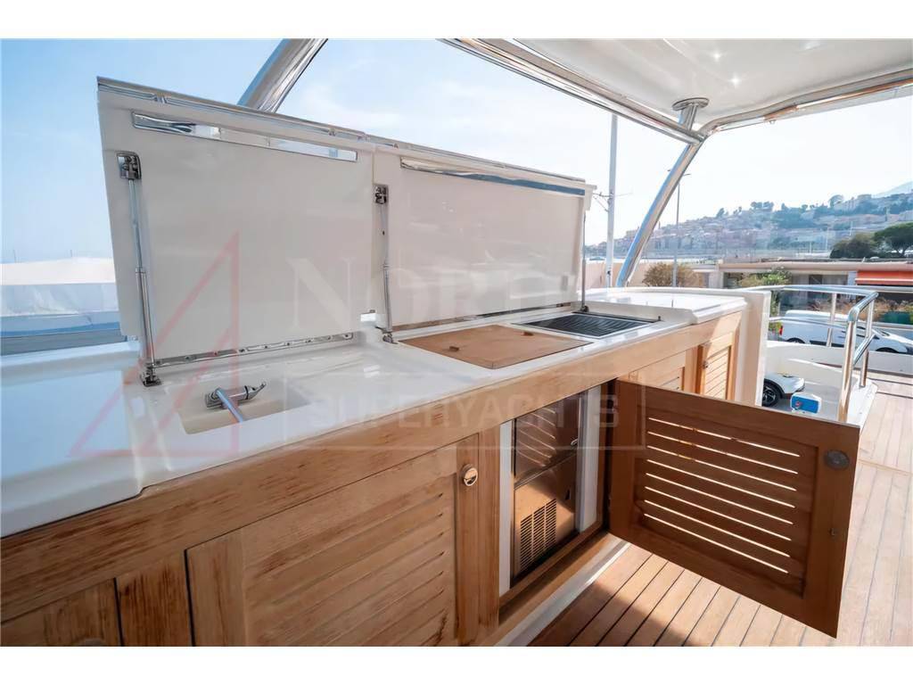 Azimut Magellano 74