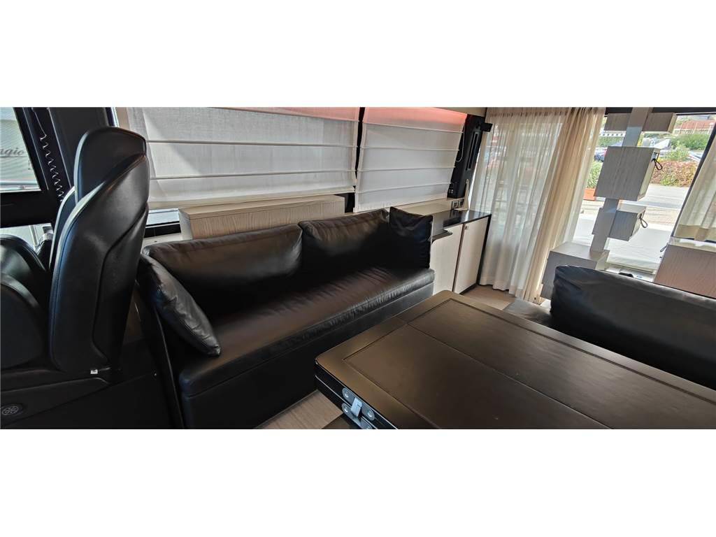 Cranchi E 52s