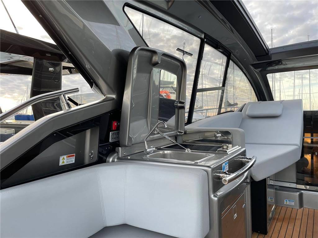Cranchi M44 ht