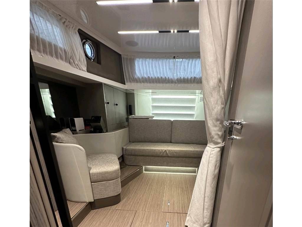 Cranchi A46 luxury tender