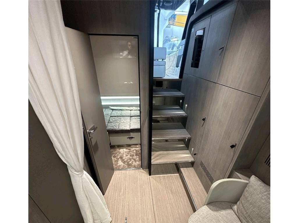 Cranchi A46 luxury tender