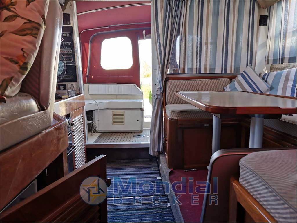 Sealine States man 305 fly