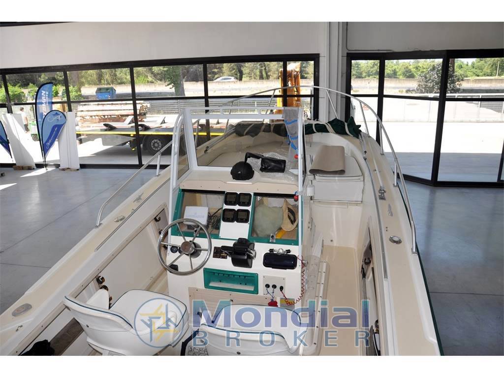 Mako marine 241