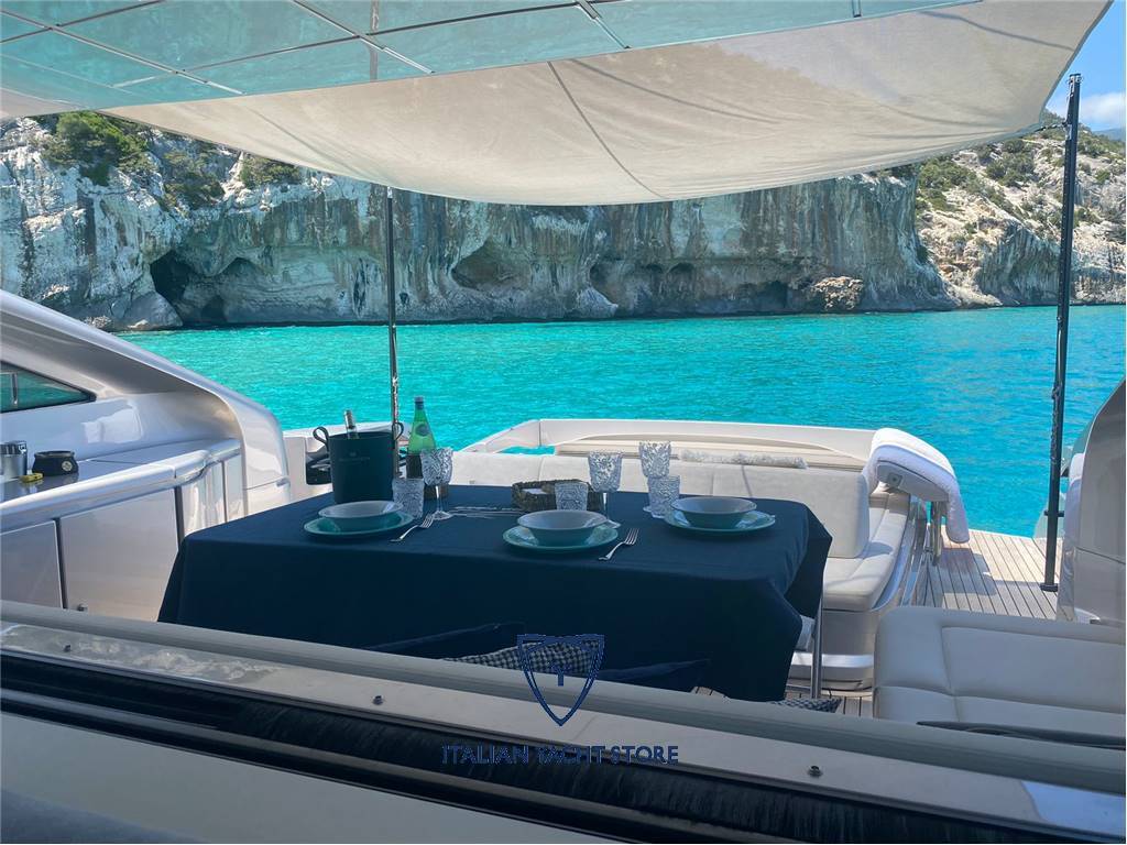 Pershing 62