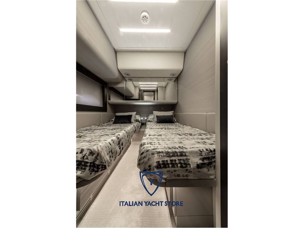 Pershing 62
