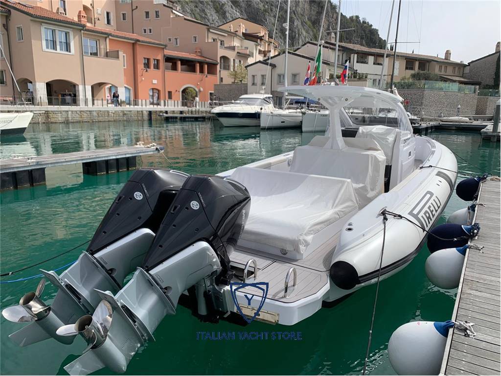 Pirelli speedboats 35 fb