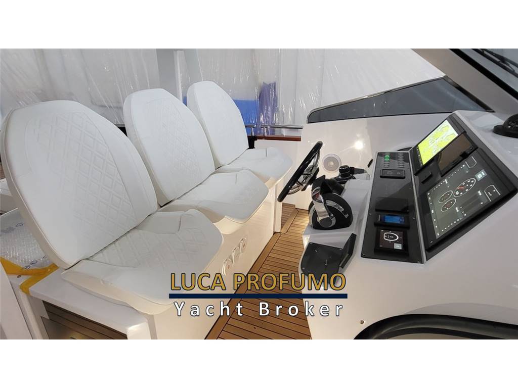 Austin parker Ibiza 44 outboard