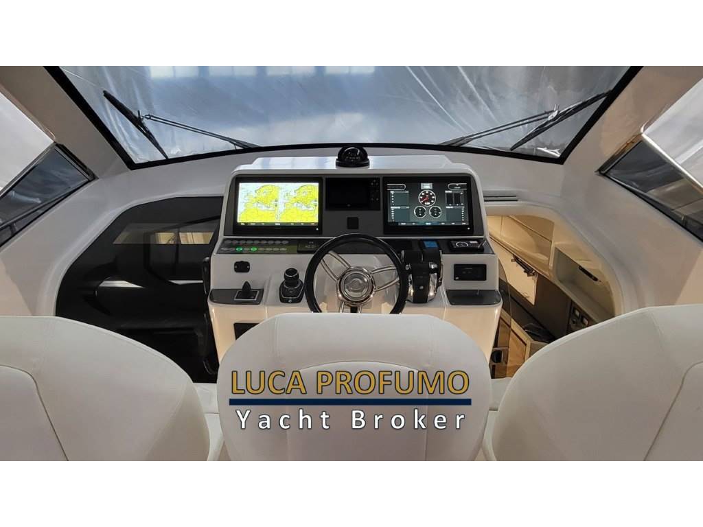 Austin parker Ibiza 44 outboard