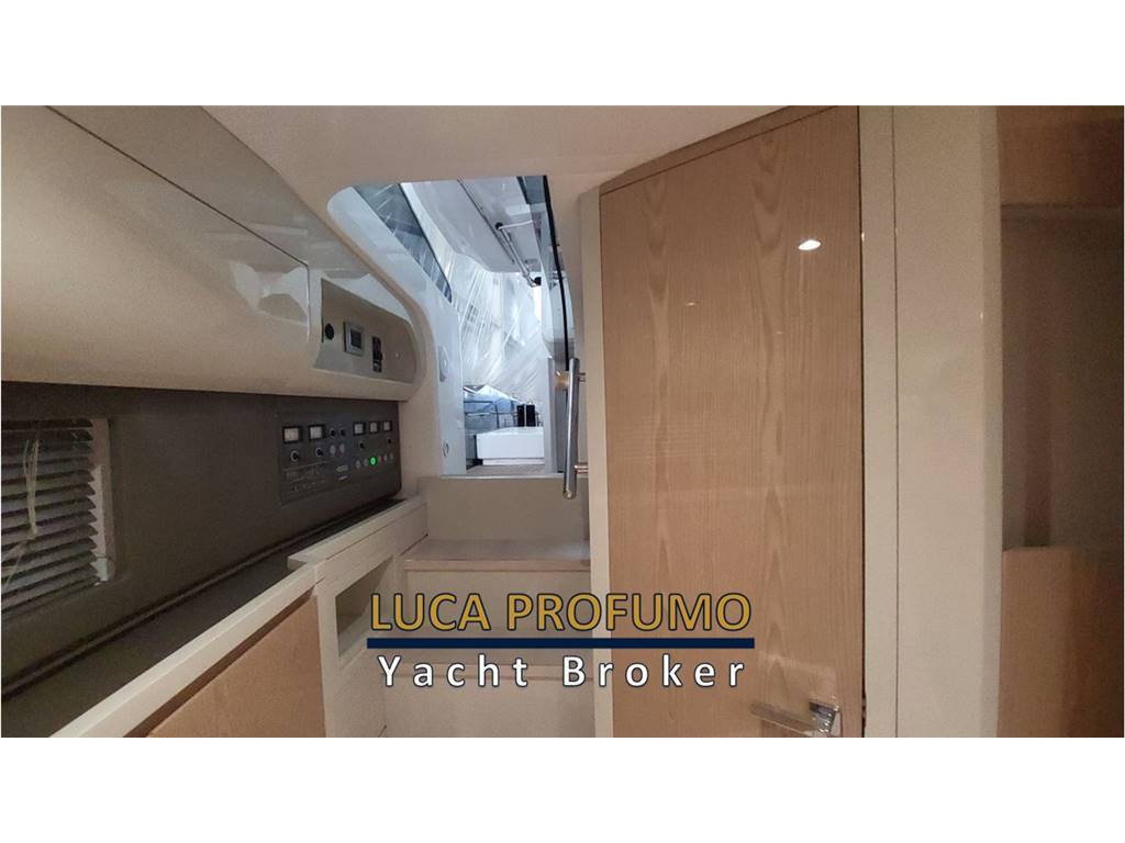 Austin parker Ibiza 44 outboard