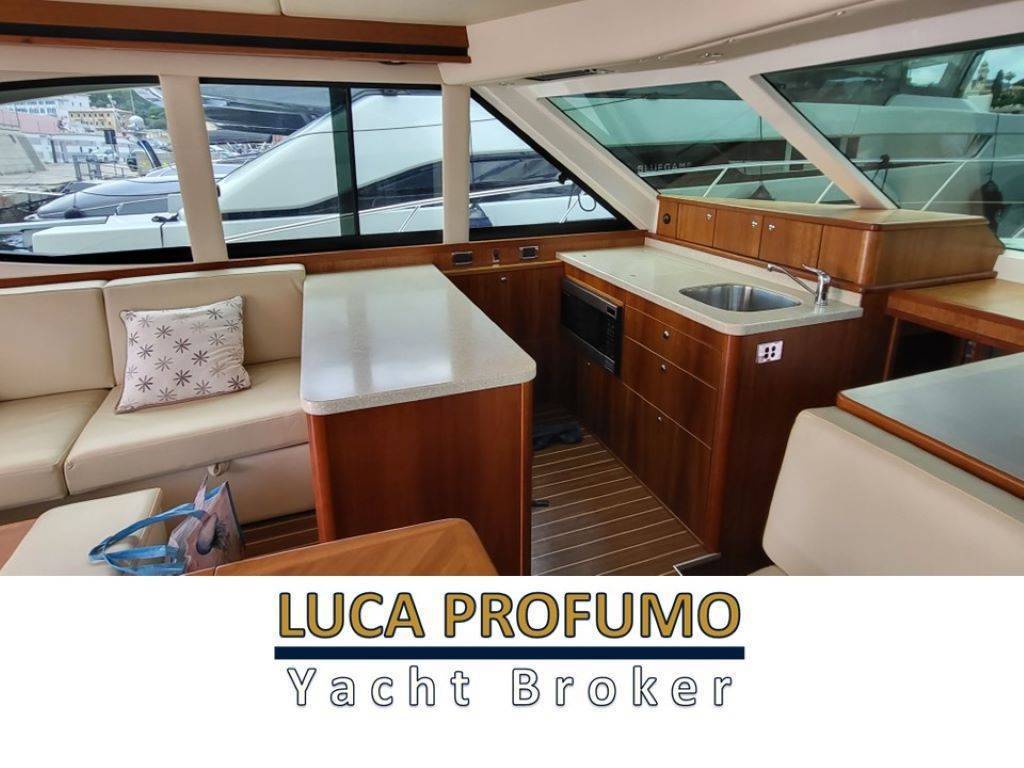 Riviera marine Bf 45 flybridge