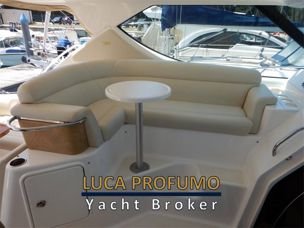 Tiara yachts 3900 sovran