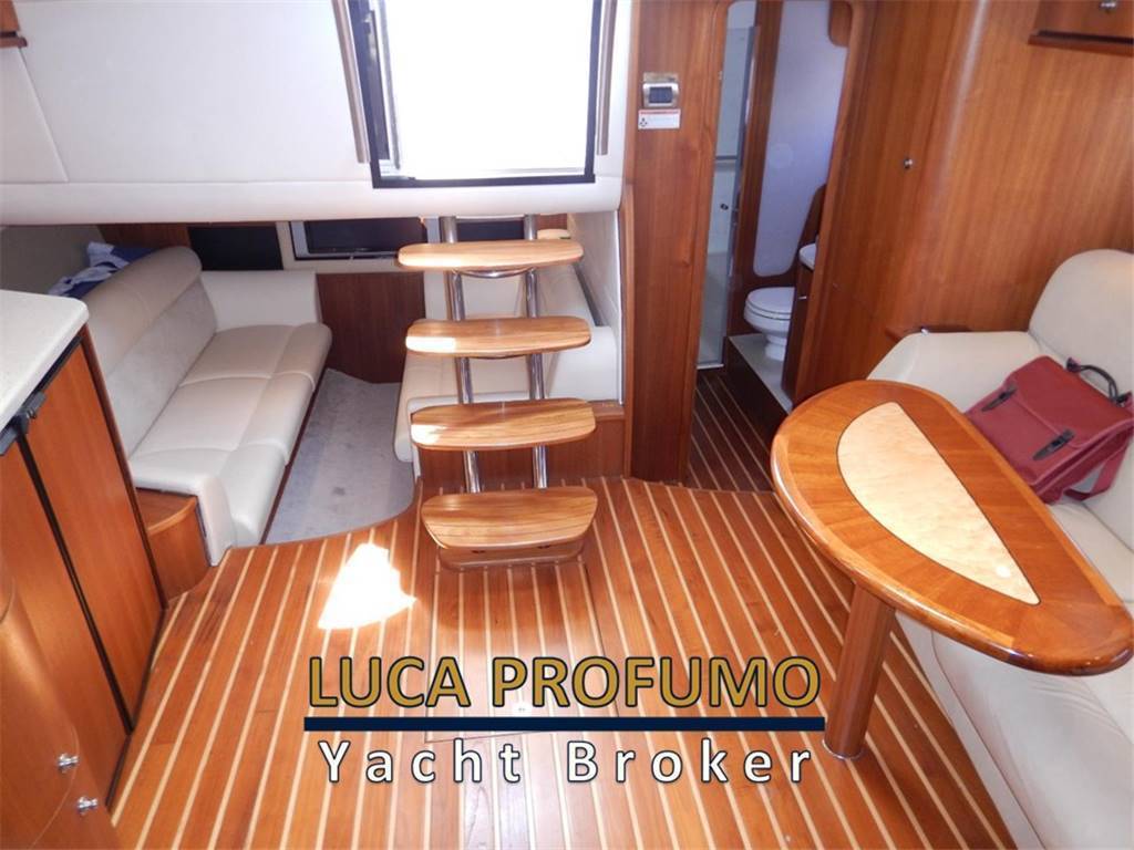 Tiara yachts 3900 sovran