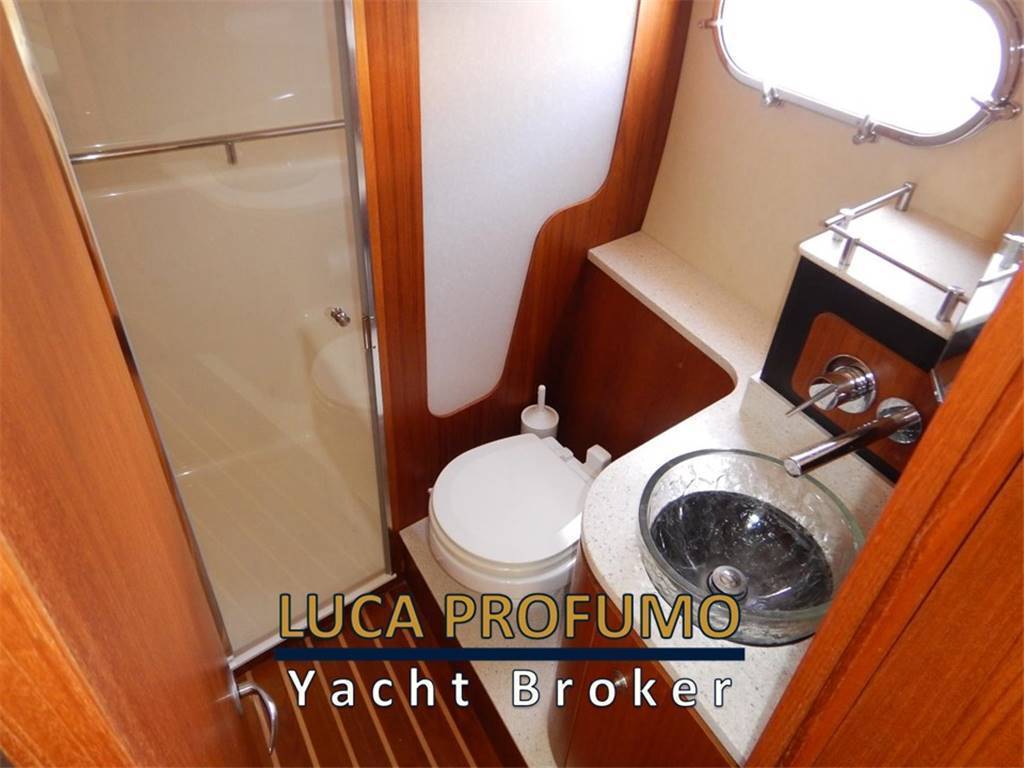 Tiara yachts 3900 sovran