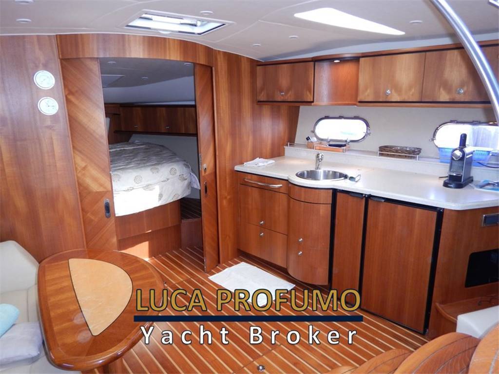 Tiara yachts 3900 sovran