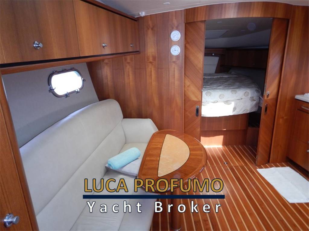 Tiara yachts 3900 sovran