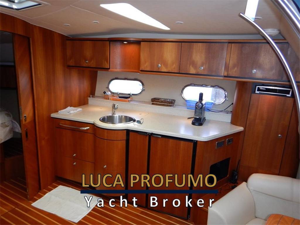 Tiara yachts 3900 sovran