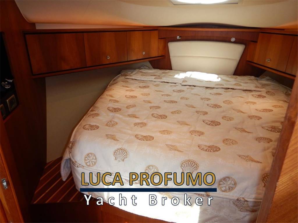Tiara yachts 3900 sovran