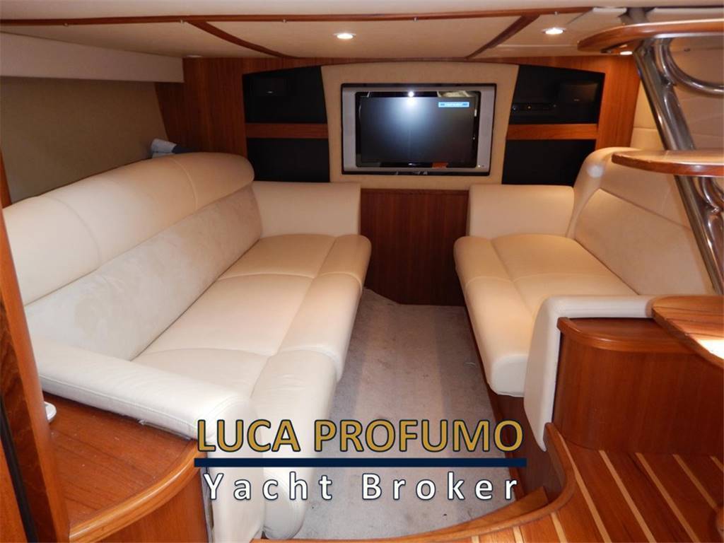 Tiara yachts 3900 sovran