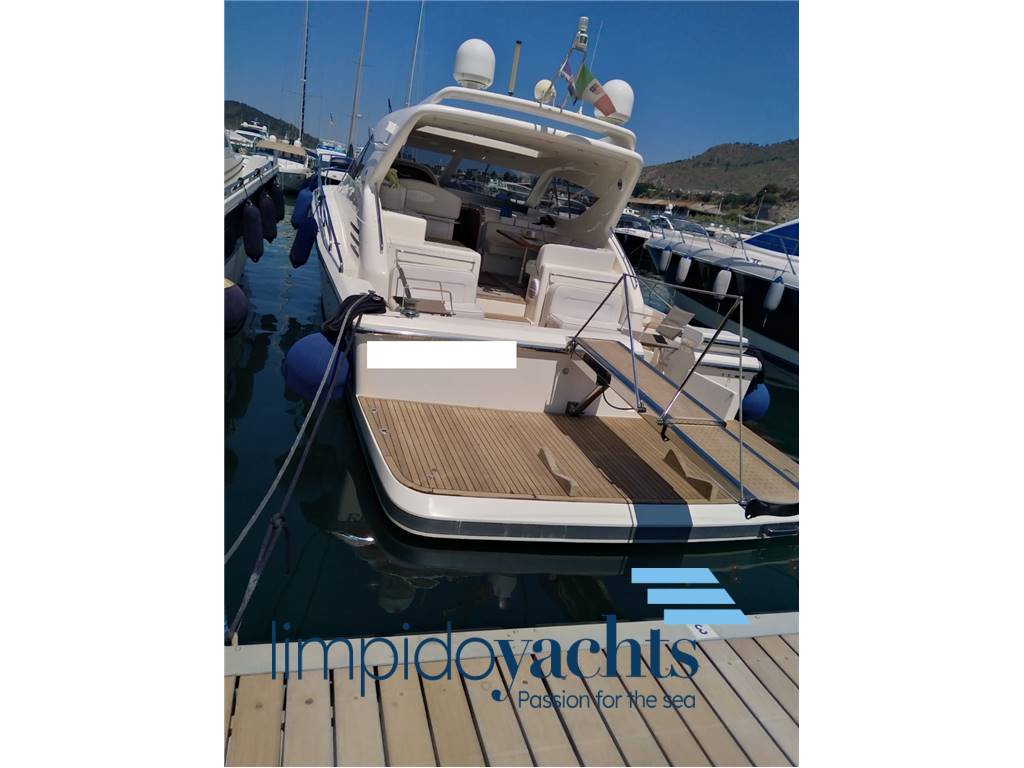 Uniesse 48 hard top